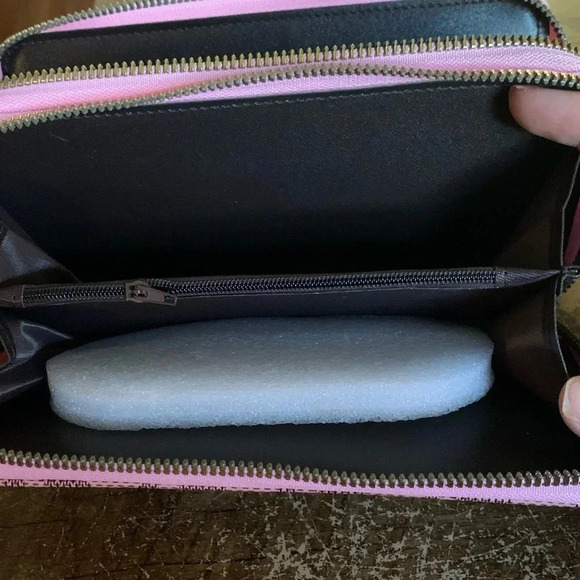 NWT Wristlet - Picture 6 of 7
